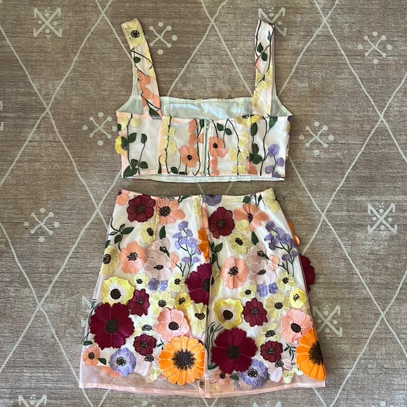 Finesse Floral Appliqué Two Piece Set - Perfect Taylor Swift Eras Tour Outfit! - Picture 5 of 6